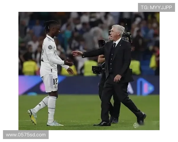 西媒:皇马认为卡马文加是克罗斯的理想替代者 西媒:皇马认为卡马文加是克罗斯的理想替代者